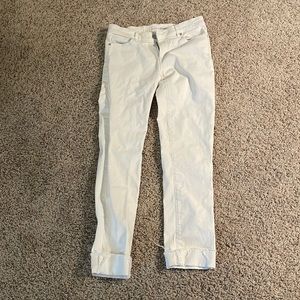 White cuffed ankle jeans
